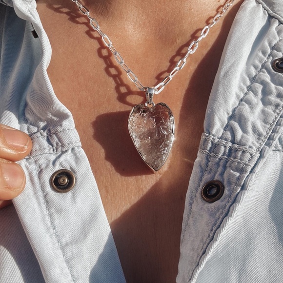 BIG raw clear quartz heart chunky silver necklace. - Picture 2 of 5